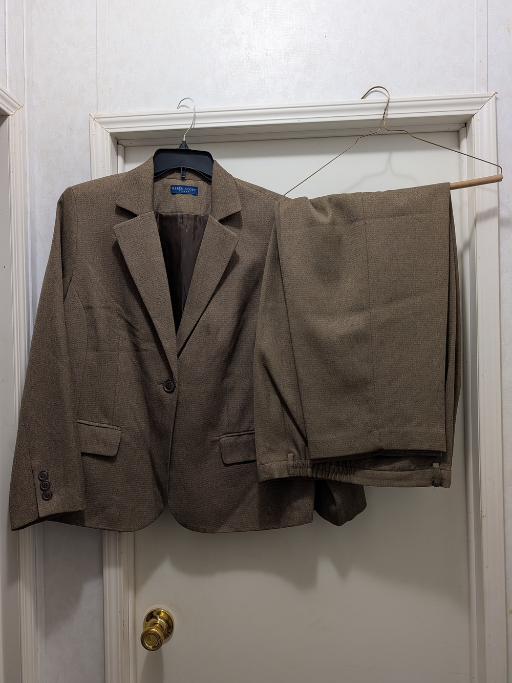 Karen Scott Two-Piece Brown Pantsuit